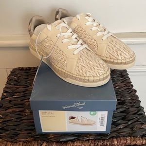 Universal Thread Shaelyn Sneakers sz 8.5 women’s